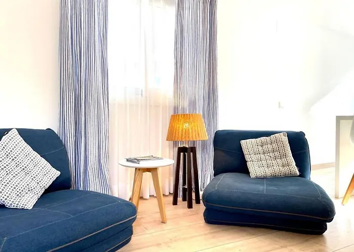 Loft Centrico De Diseno En Con Patio *